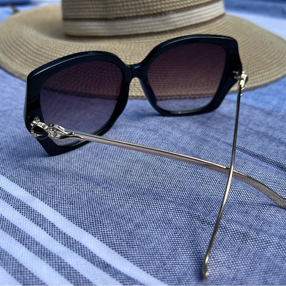 Allure Genesis Sunglasses, Oversized Black & Gold - Picture 6 of 9